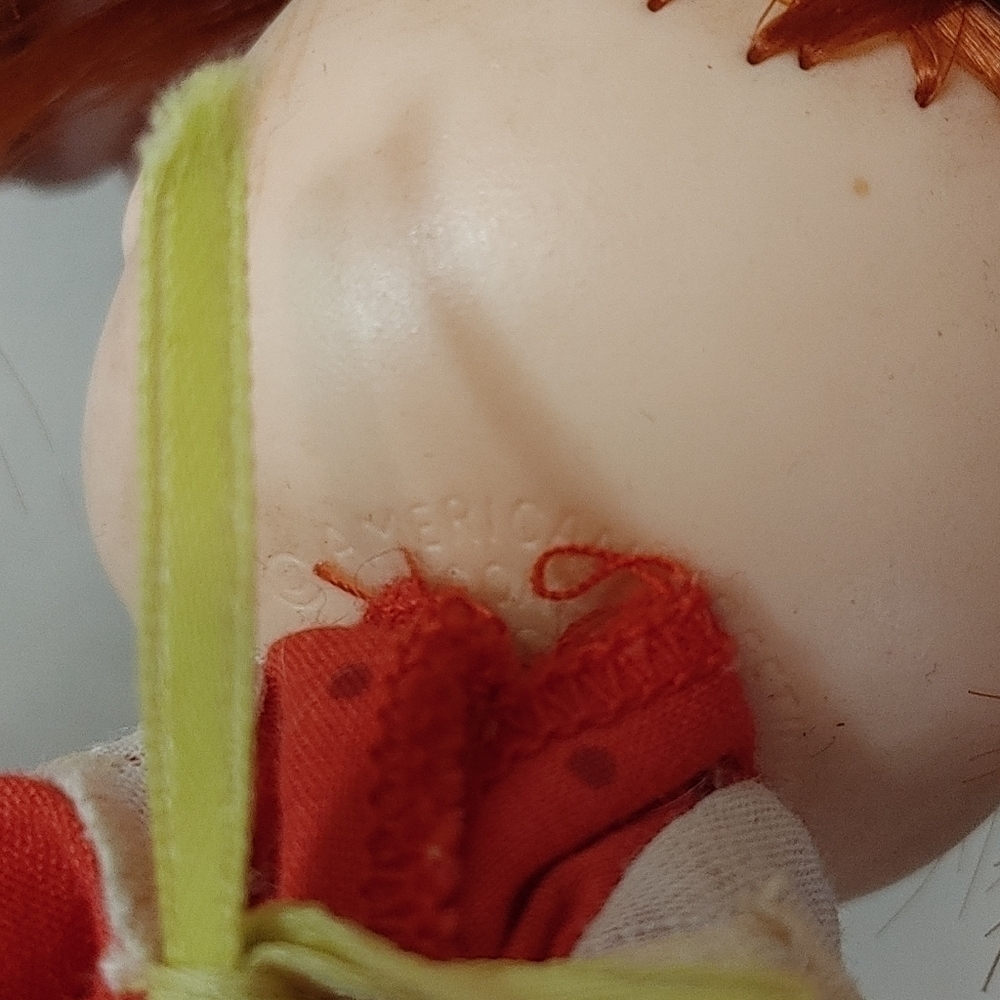 𝅺original Strawberry Shortcake Set with Vintage Tin and Giant Strawberry! - Picture 8 of 16